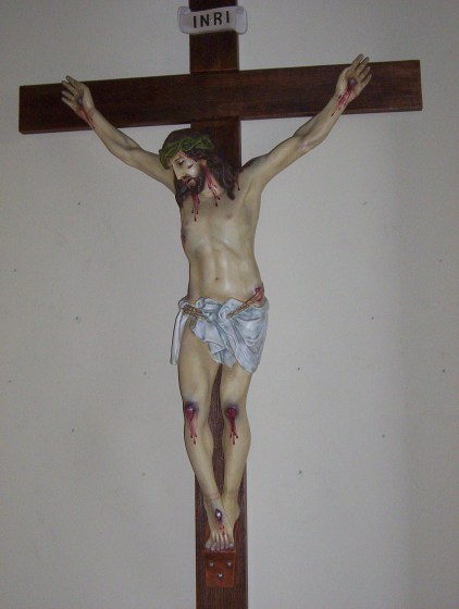 Crucifix_w_wood__62bdb76e2ab80